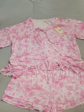 Bums & Roses Pink Floral Womens Pajama Set NWT